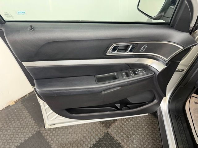 2017 Ford Explorer XLT - Photo 22