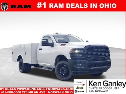 2026 Ram 3500 TRADESMAN CHASSIS REGULAR CAB 4X4 60' CA Pickup