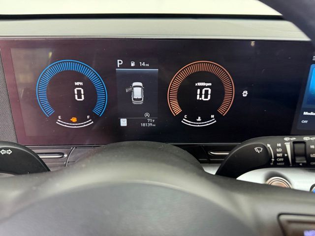 2025 Hyundai Kona SE - Photo 28