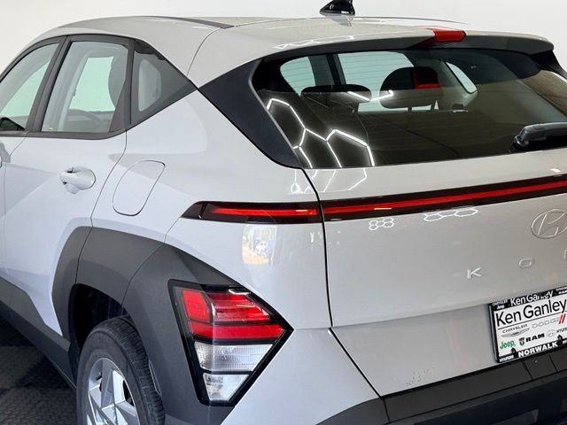 2024 Hyundai Kona SE - Photo 8