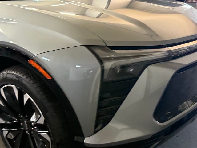 Used 2024 Chevrolet Blazer EV RS with VIN 3GNKDCRJ5RS163069 for sale in Norwalk, OH