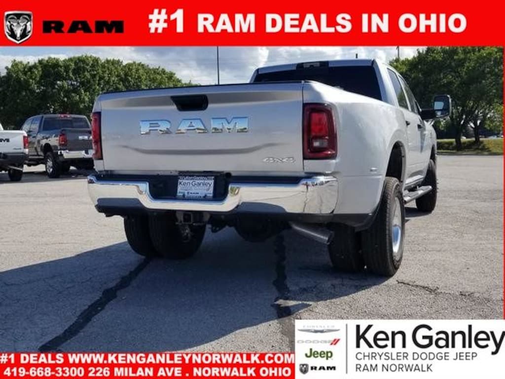 New 2026 Ram 3500 TRADESMAN CREW CAB 4X4 8' BOX Pickup
