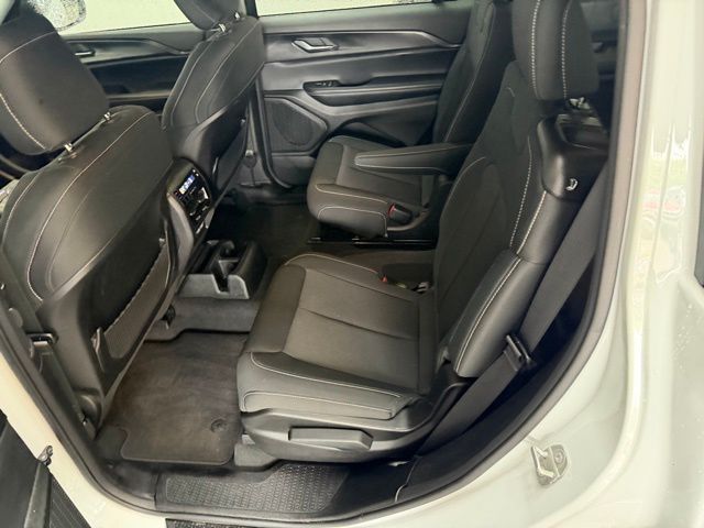2023 Jeep Grand Cherokee L Laredo - Photo 30