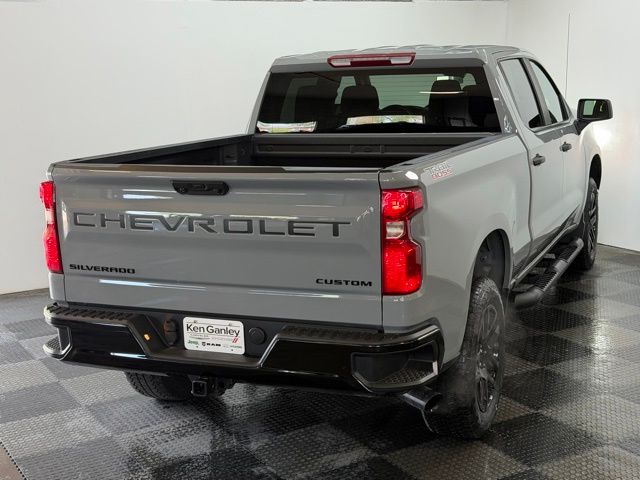 2025 Chevrolet Silverado 1500 Custom - Photo 10