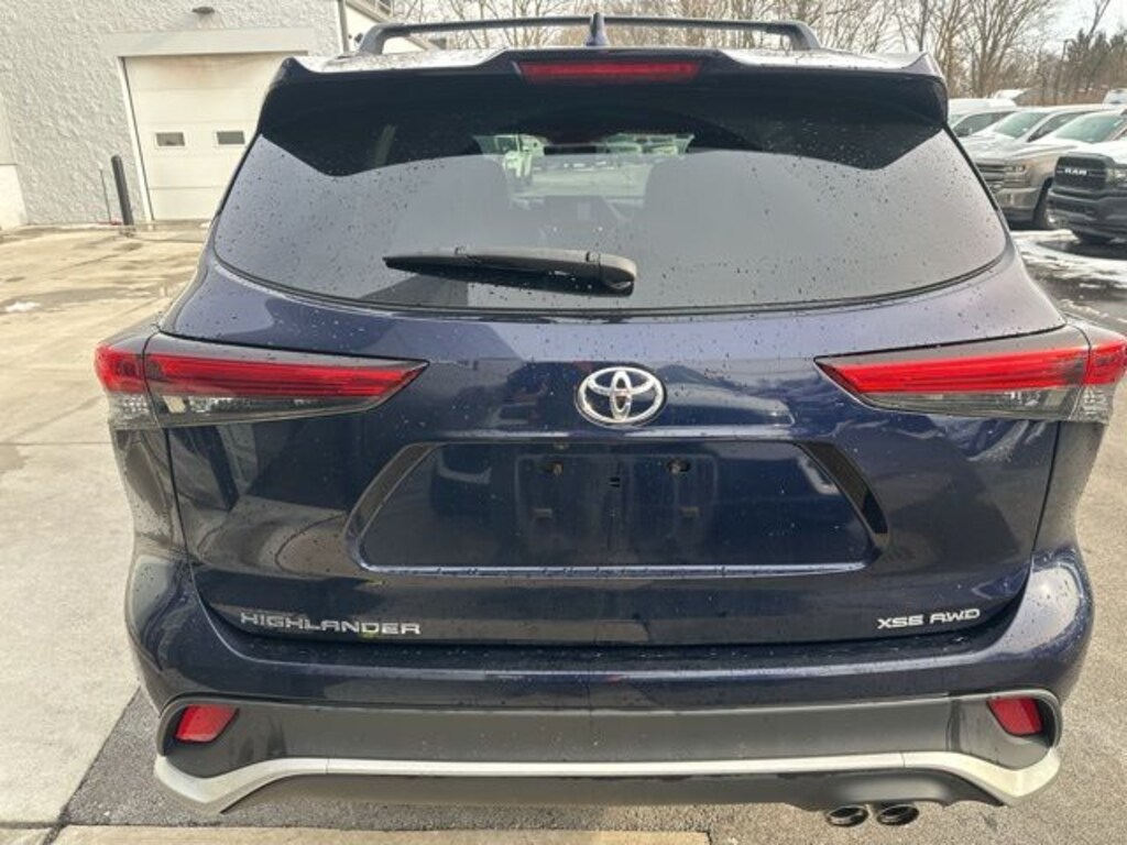 Used 2022 Toyota Highlander XSE SUV