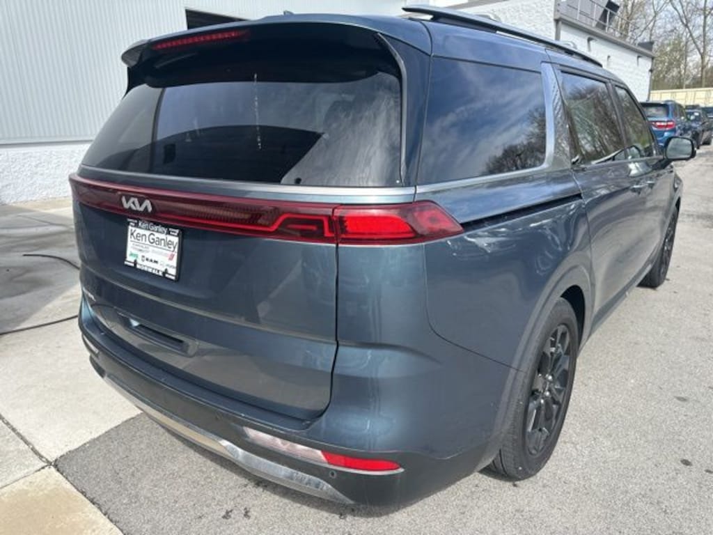 Used 2024 Kia Carnival SX Prestige Minivan/Van
