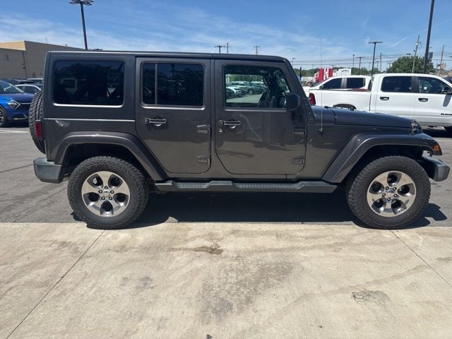 2016 Jeep Wrangler Unlimited Sahara - Photo 11