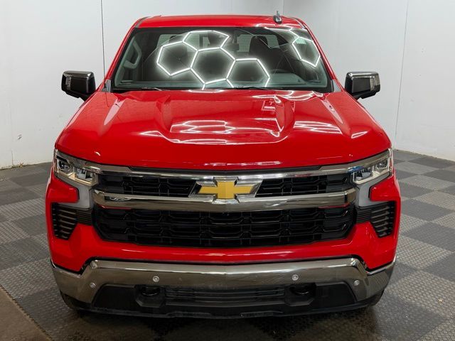 2025 Chevrolet Silverado 1500 LT photo 3