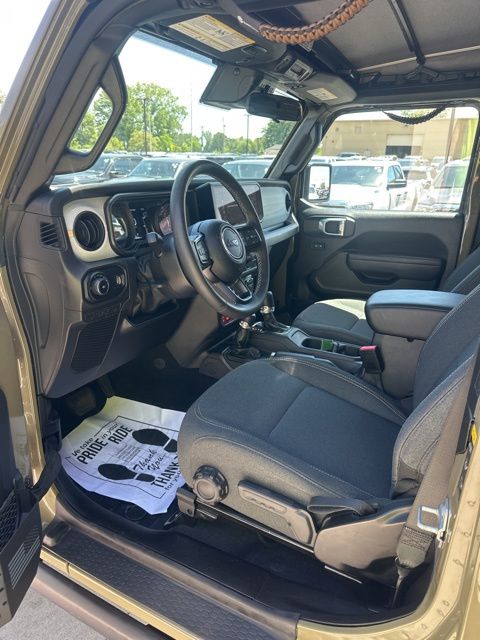 2025 Jeep Wrangler 2-Door Willys - Photo 24