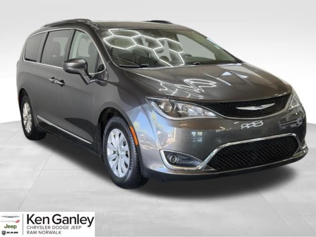 Used 2019 Chrysler Pacifica Touring L Minivan/Van