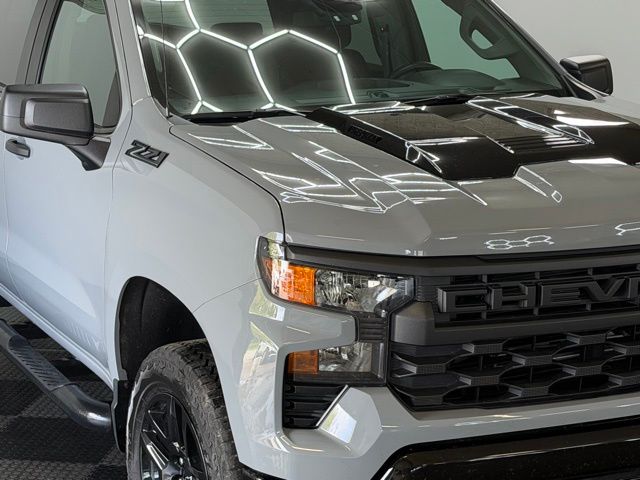 2025 Chevrolet Silverado 1500 Custom - Photo 2