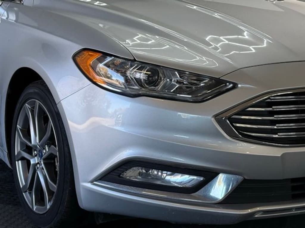 Used 2017 Ford Fusion Hybrid SE Sedan