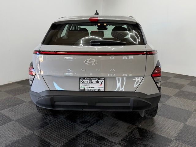 2025 Hyundai Kona SE - Photo 10
