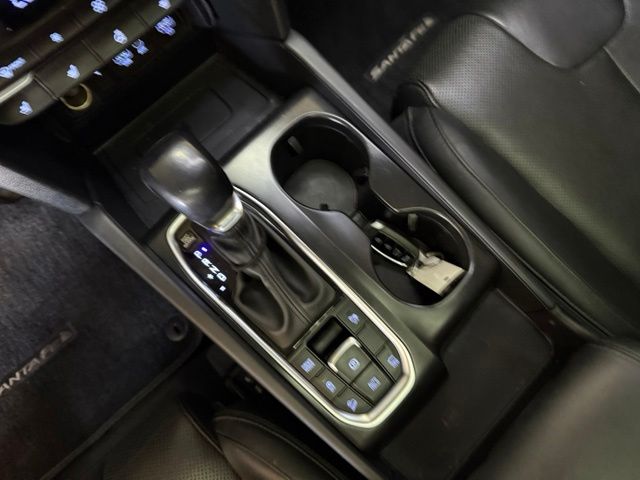 2020 Hyundai Santa Fe Limited - Photo 26