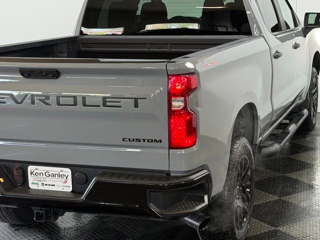 2025 Chevrolet Silverado 1500 Custom - Photo 11