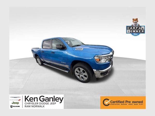 2024 RAM 1500 Big Horn/Lone Star 4x4 Crew Cab 5'7's photo