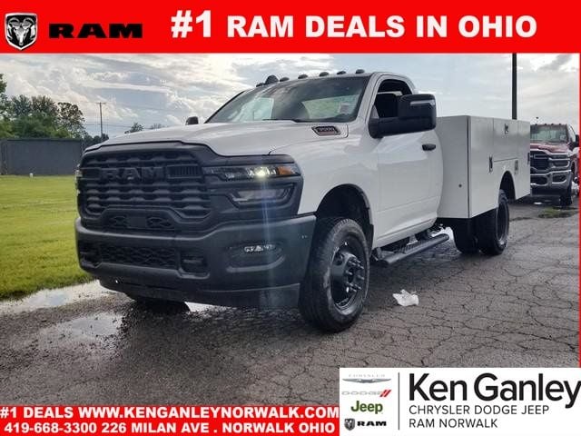 2026 RAM 3500 Chassis Tradesman - Photo 3