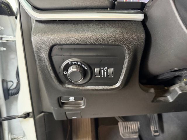 2023 Jeep Grand Cherokee L Laredo - Photo 20