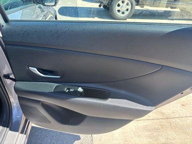 2024 Hyundai Elantra SEL - Photo 21