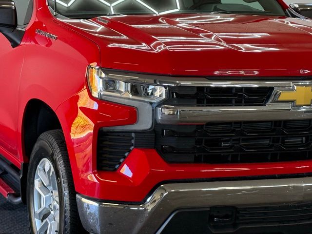 2024 Chevrolet Silverado 1500 LT photo 2