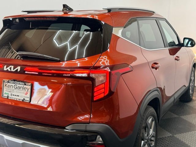 2024 Kia Seltos S - Photo 11