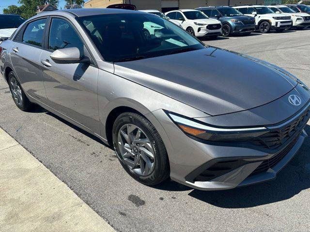 2024 Hyundai Elantra SEL - Photo 15