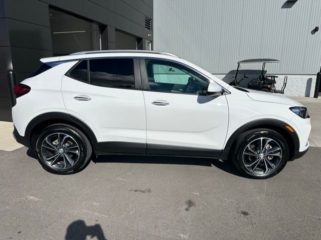 2022 Buick Encore GX Select photo 2