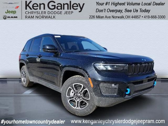 2023 Jeep Grand Cherokee Trailhawk 4xe's photo
