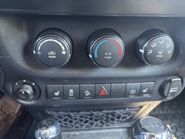 2016 Jeep Wrangler Unlimited Sahara - Photo 19