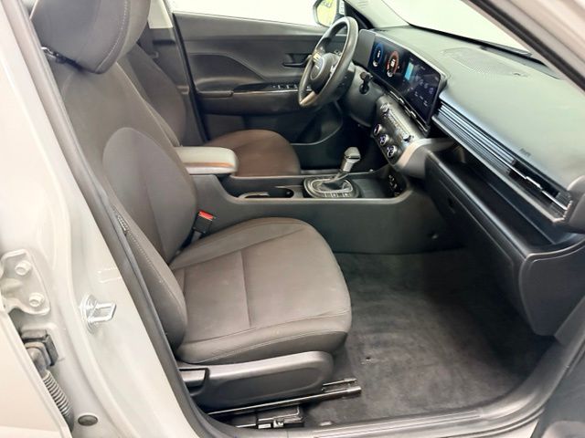 2024 Hyundai Kona SE - Photo 38