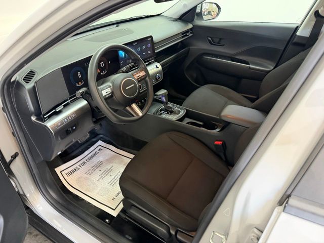 2025 Hyundai Kona SE - Photo 17