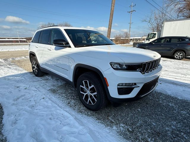 2024 Jeep Grand Cherokee Limited's photo