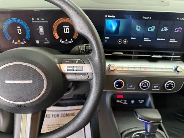 2025 Hyundai Kona SE - Photo 24