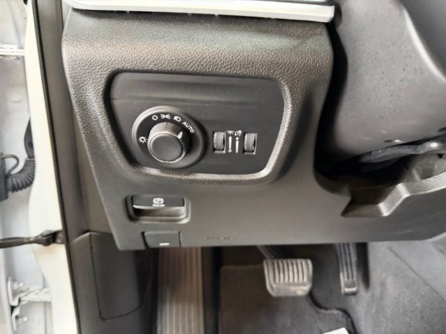 2023 Jeep Grand Cherokee L Altitude - Photo 11