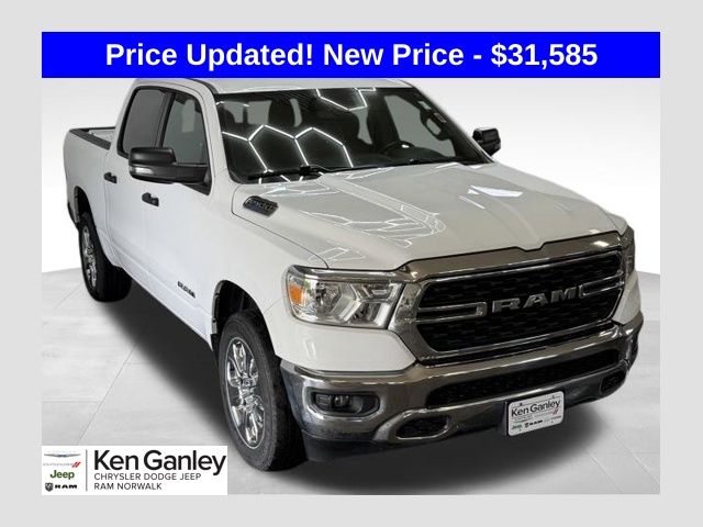 2024 RAM 1500 Big Horn/Lone Star 4x4 Crew Cab 5'7's photo