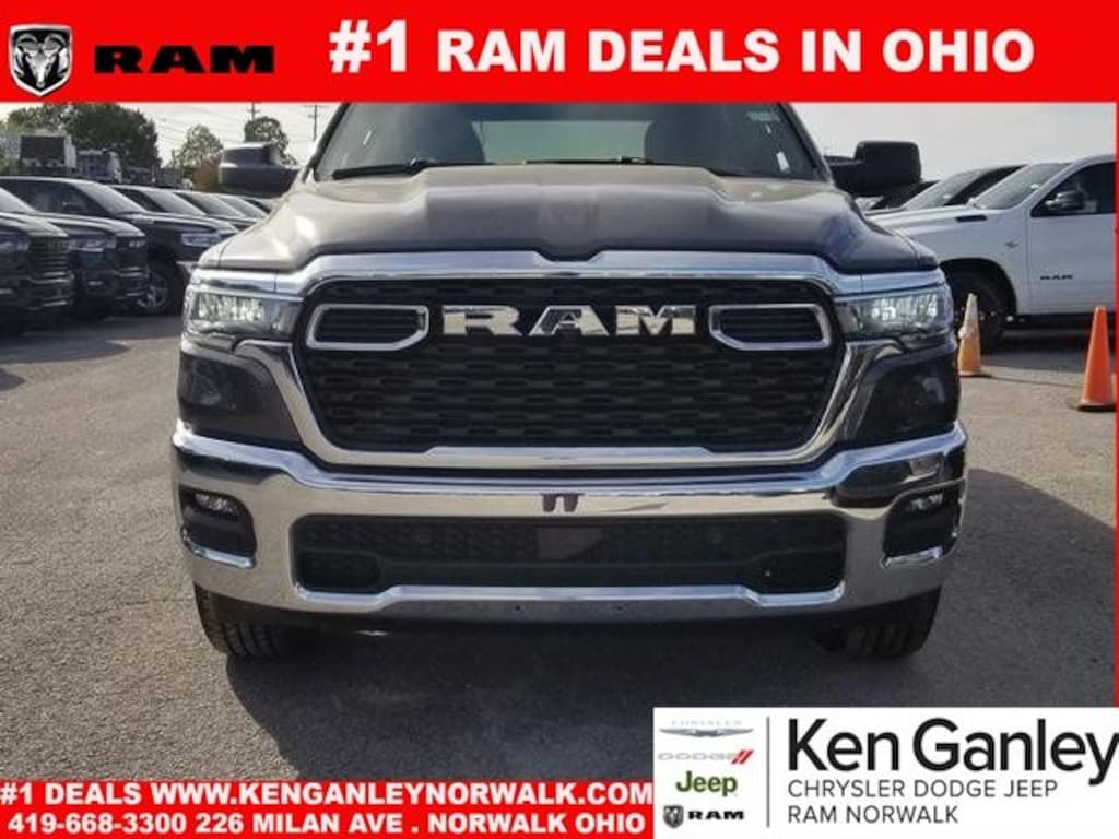 New 2025 Ram 1500 BIG HORN CREW CAB 4X4 5'7 BOX Pickup