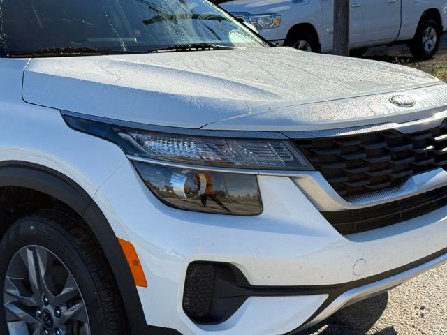 Used 2021 Kia Seltos LX with VIN KNDEPCAA3M7145542 for sale in Norwalk, OH