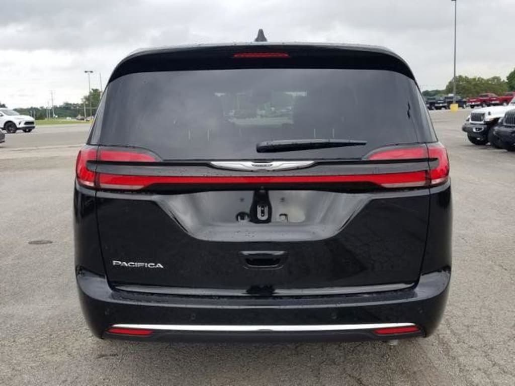 New 2026 Chrysler Pacifica SELECT Passenger Van