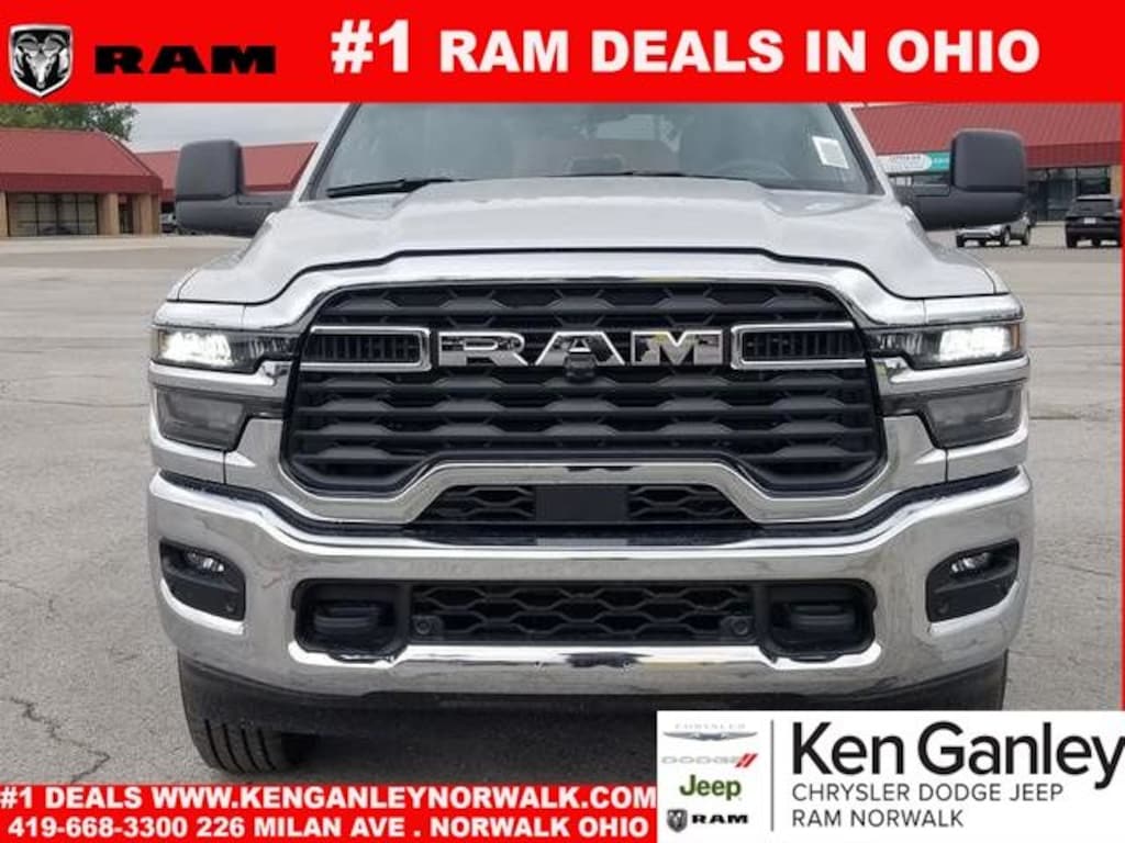 New 2026 Ram 3500 TRADESMAN CREW CAB 4X4 6'4 BOX Pickup