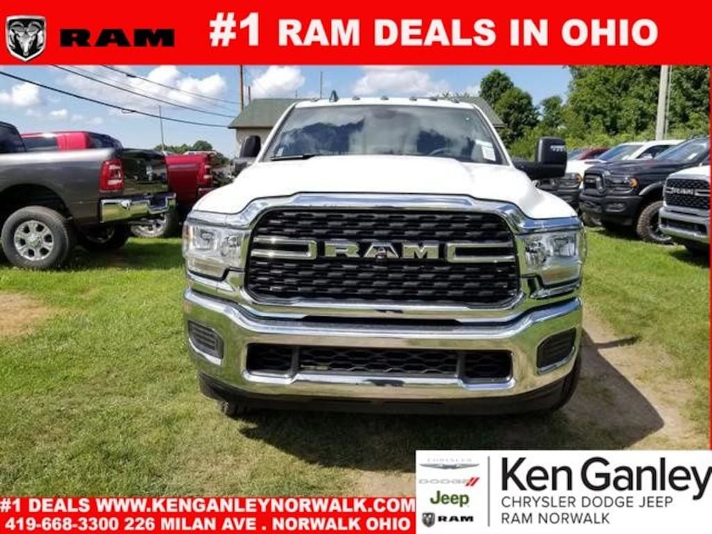 New 2024 Ram 2500 TRADESMAN CREW CAB 4X4 6'4 BOX Pickup