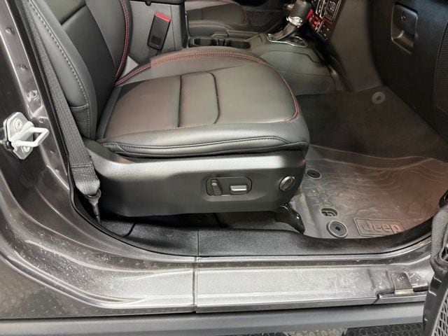 2025 Jeep Wrangler 4-Door Rubicon - Photo 39
