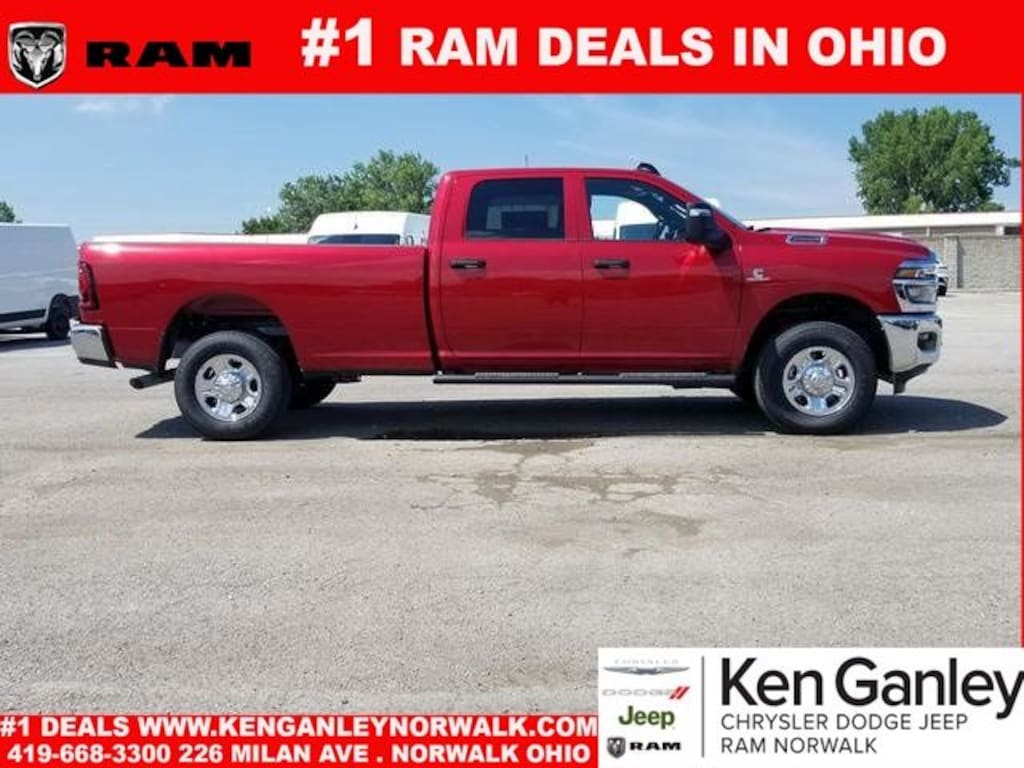 New 2025 Ram 2500 TRADESMAN CREW CAB 4X4 8' BOX Pickup