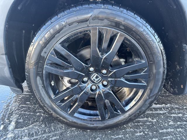 Used 2019 Honda Passport Sport with VIN 5FNYF8H25KB019203 for sale in Norwalk, OH