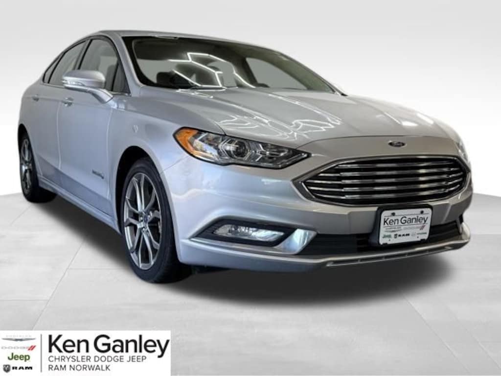 Used 2017 Ford Fusion Hybrid SE Sedan
