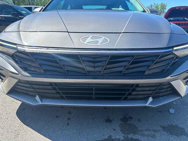 2024 Hyundai Elantra SEL - Photo 16