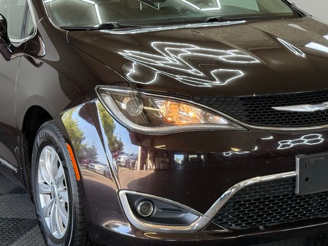 Used 2017 Chrysler Pacifica Touring-L with VIN 2C4RC1BG6HR526570 for sale in Norwalk, OH
