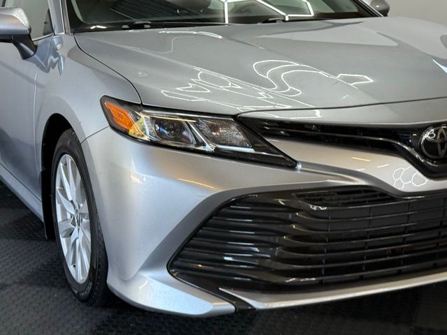 2020 Toyota Camry LE photo 2