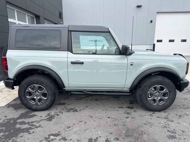 2022 Ford Bronco Outer Banks photo 2