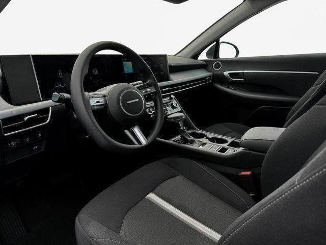 2025 Hyundai Sonata SE - Photo 17