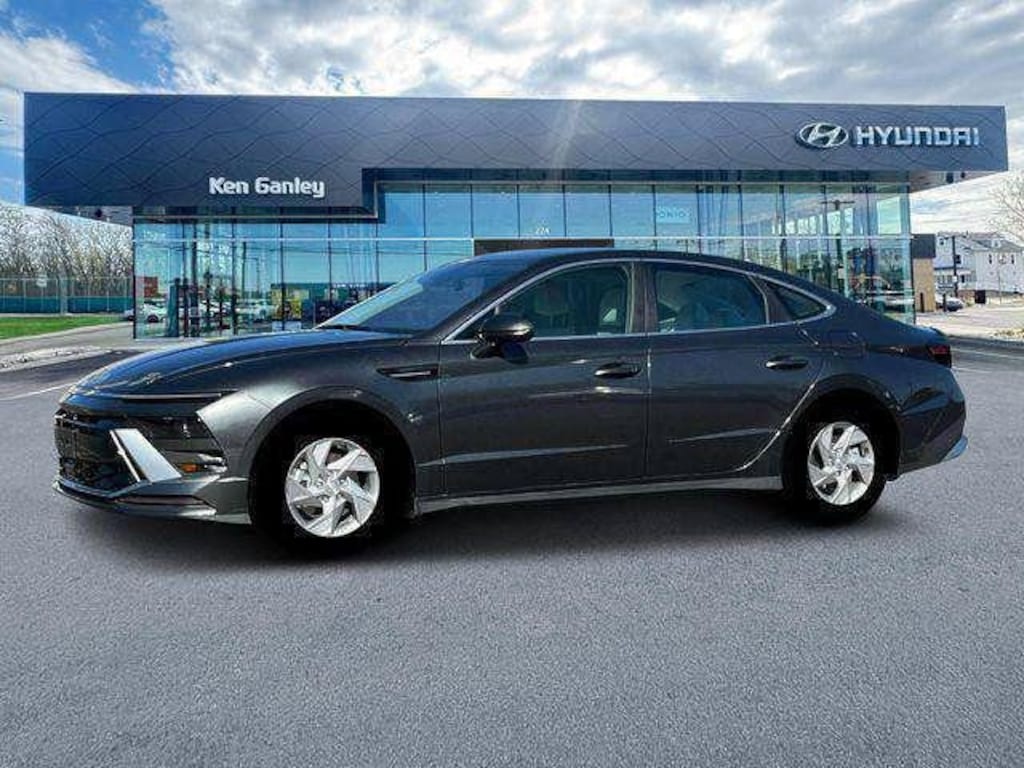 Certified 2025 Hyundai Sonata SE Sedan